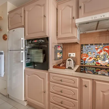 Pour 4 Au Pouliguen, Avec Terrasse *