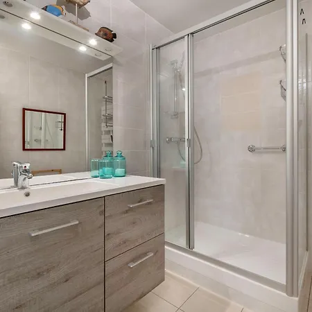 Apartment Pour 4 Au Pouliguen, Avec Terrasse Le Pouliguen